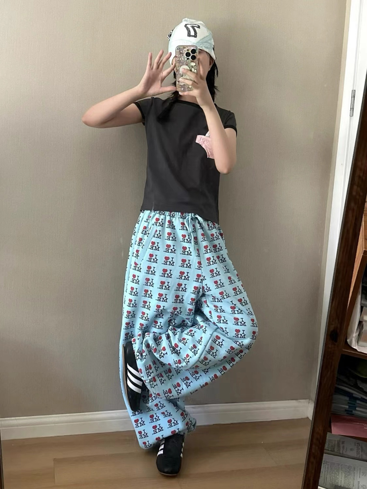London Gen Z Girl Subculture Y - đánh giá và giá Street Fashion London